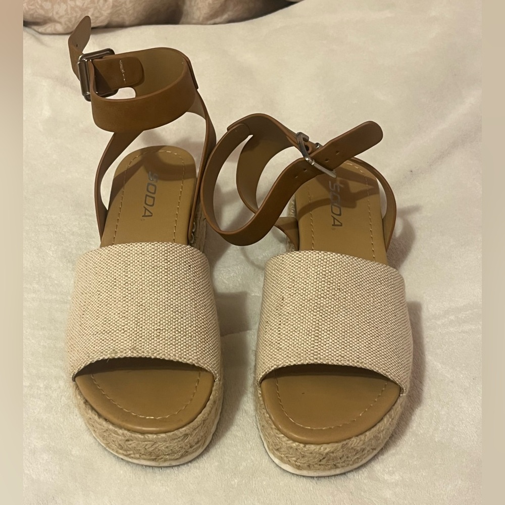 Women's Cream and Tan Sandals - Picture 2 of 6